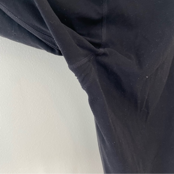 Athleta Salutation Yoga Capri Powervita Crop Leggings Tights 591383 Black M - Picture 9 of 11